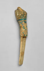 Rituele Spatel met een Gebalde Vuist